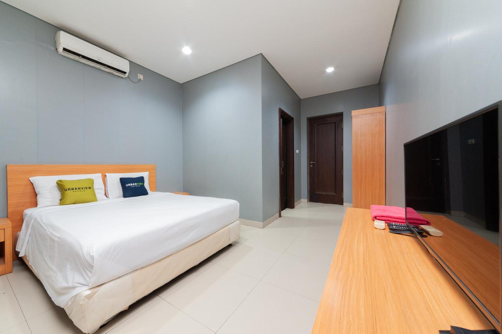 Reddoorz Plus Near Kelapa Dua Kebon Jeruk Yakarta Exterior foto