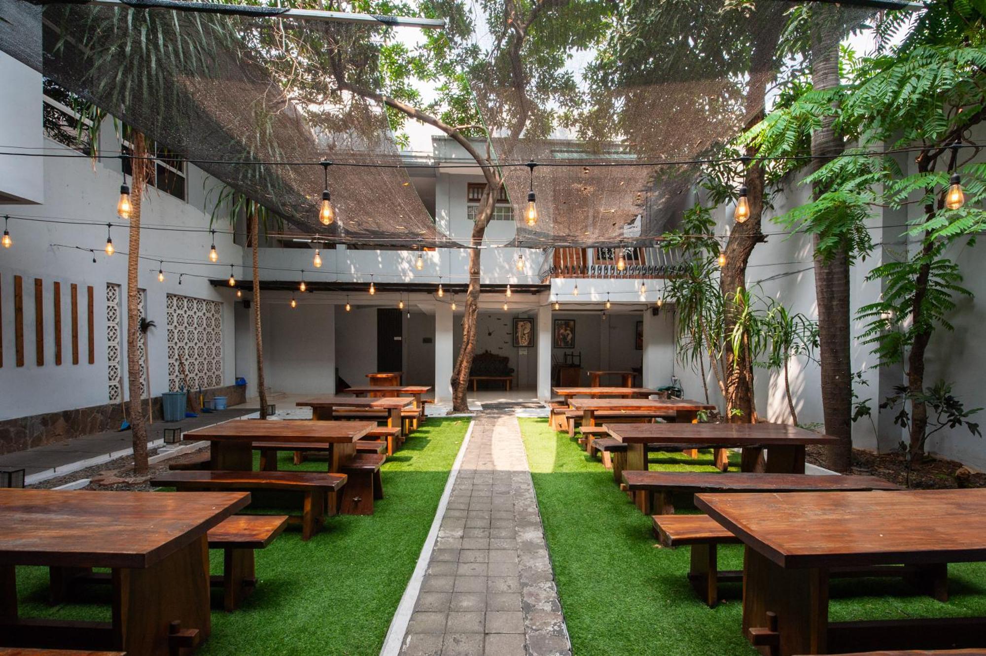 Reddoorz Plus Near Kelapa Dua Kebon Jeruk Yakarta Exterior foto